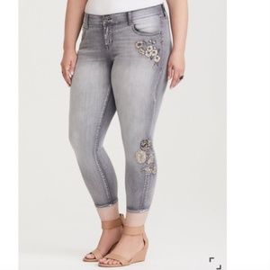 TORRID EMBROIDERED SKINNY JEAN - VINTAGE STRETCH